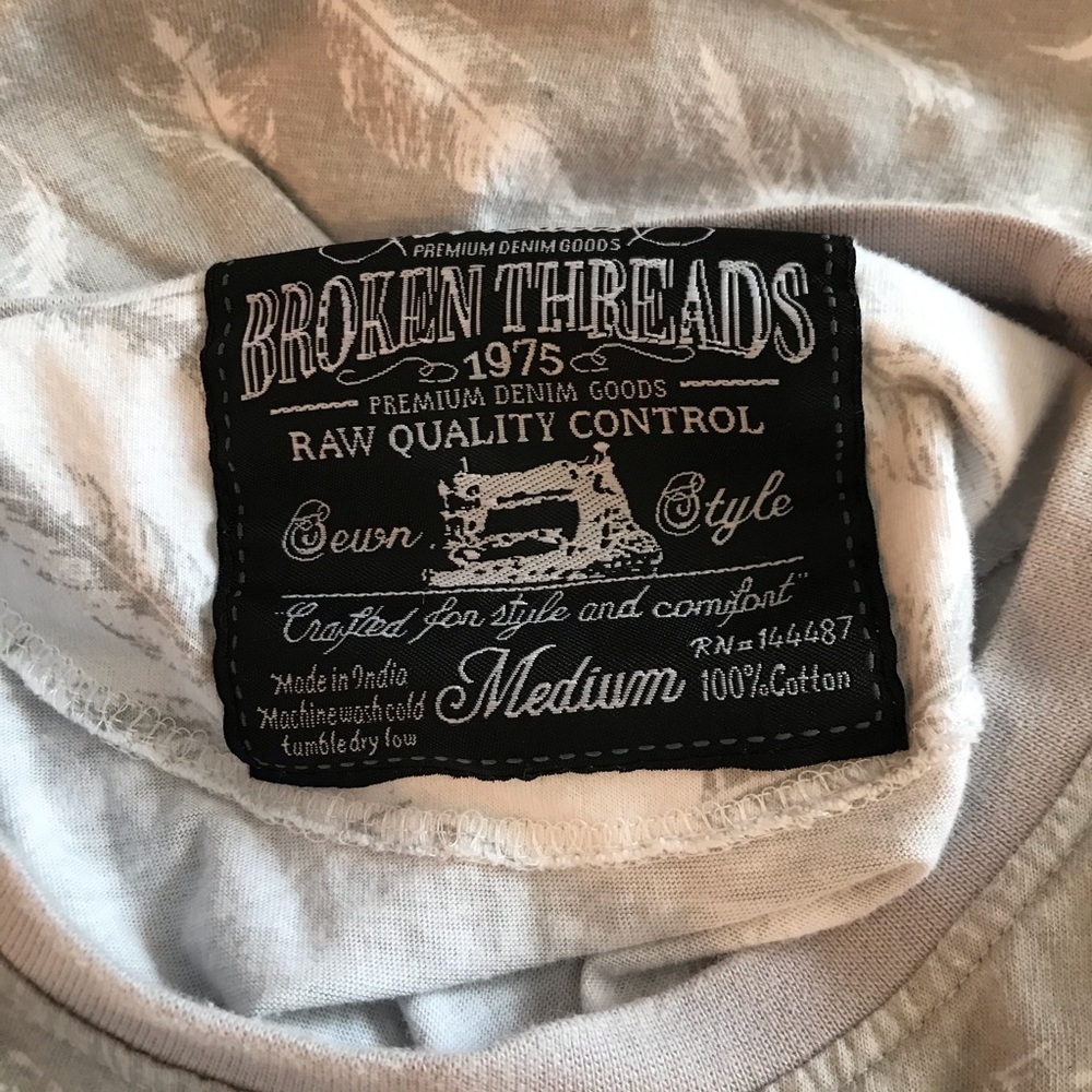 Broken Threads Gray Feather Print Pocket T-Shirt - Picture 4 of 4